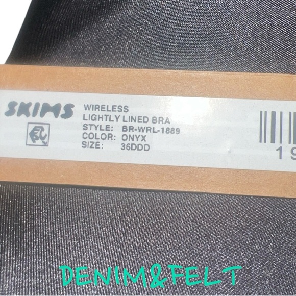 SKIMS Wireless Form T-SHIRT DEMI BRA | Color: Onyx | NEW/NWT!!🖤🖤 - Picture 9 of 9